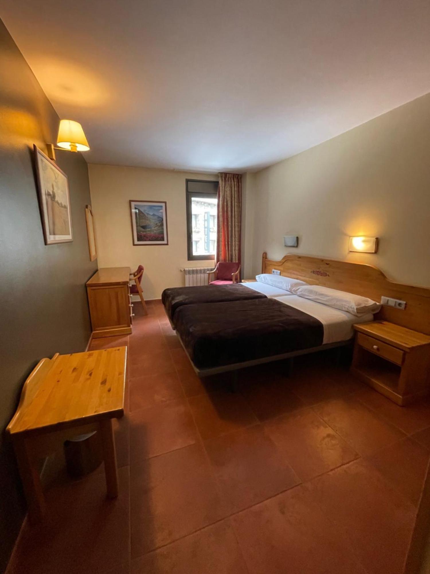 Apartaments Sant Moritz Arinsal Bagian luar foto