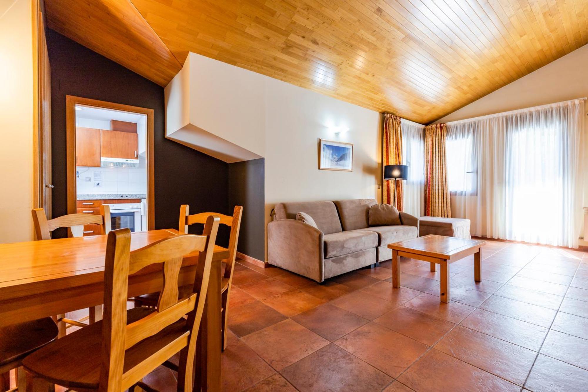 Apartaments Sant Moritz Arinsal Bagian luar foto