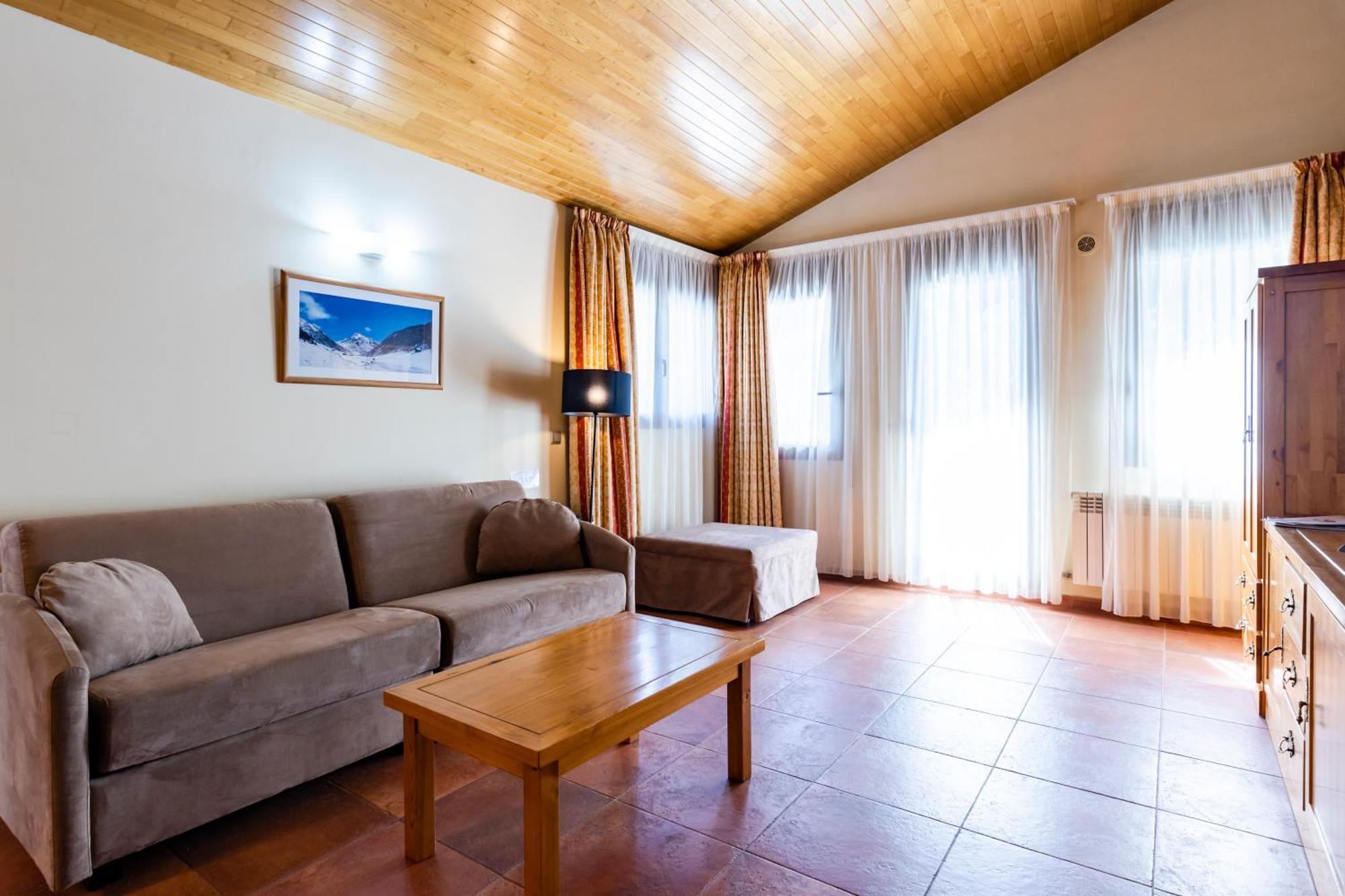 Apartaments Sant Moritz Arinsal Bagian luar foto