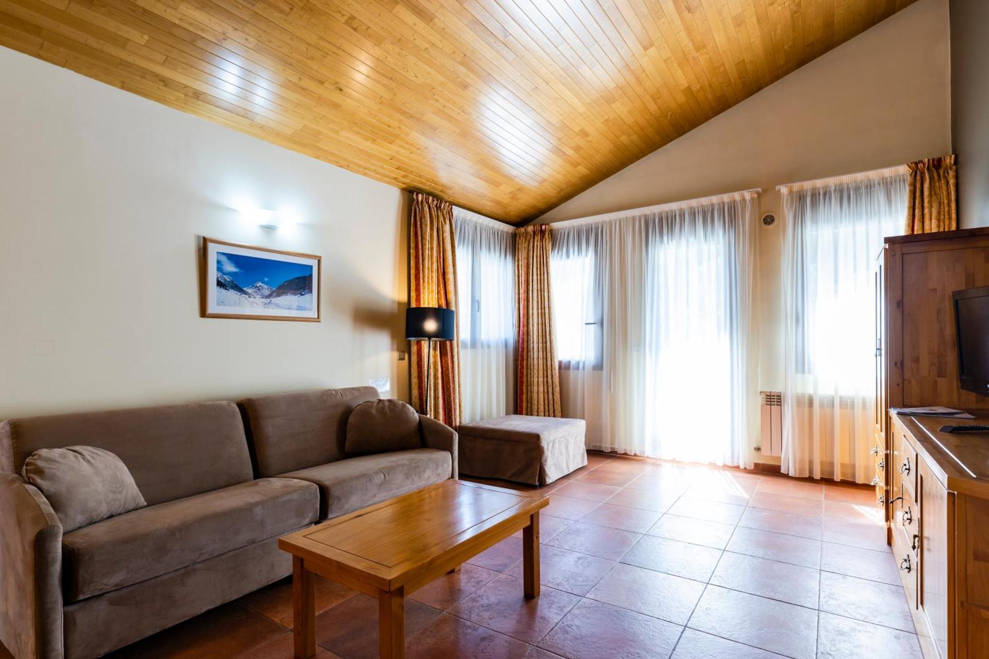 Apartaments Sant Moritz Arinsal Bagian luar foto