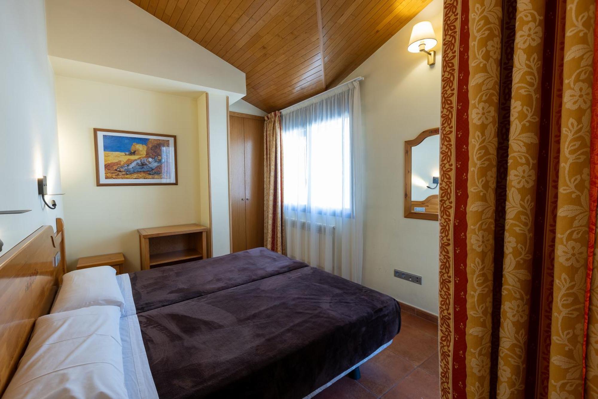 Apartaments Sant Moritz Arinsal Bagian luar foto