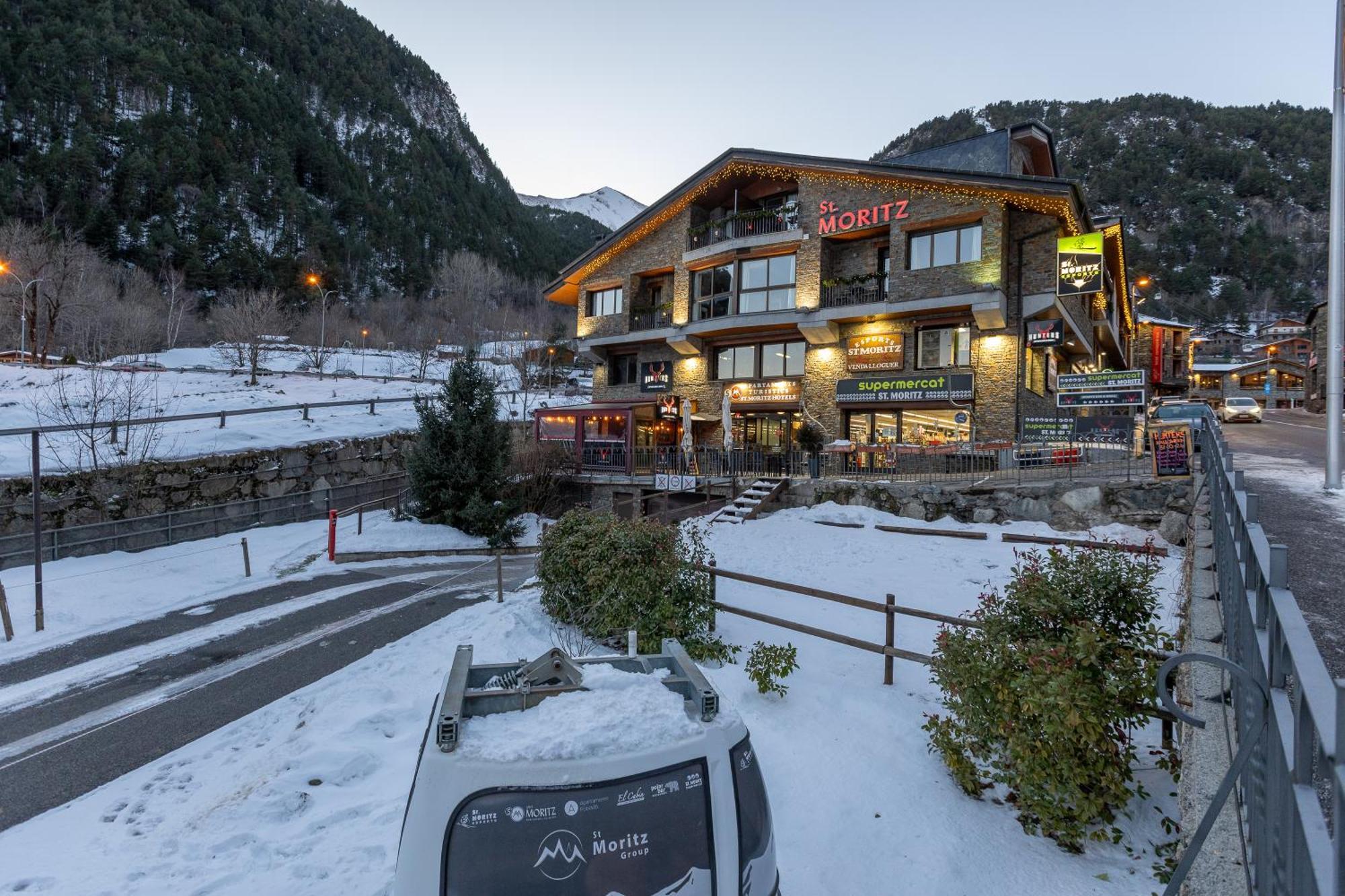 Apartaments Sant Moritz Arinsal Bagian luar foto