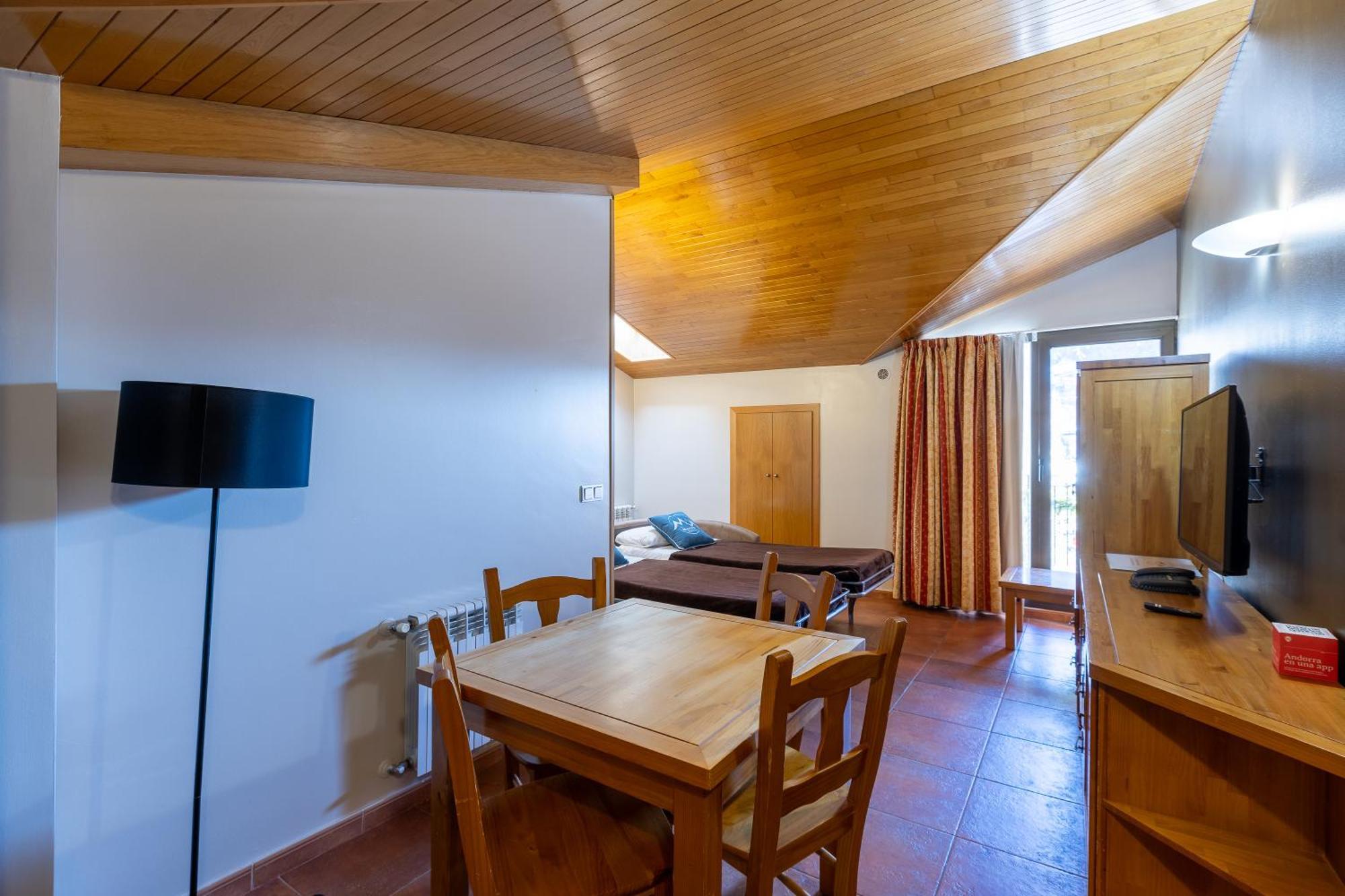 Apartaments Sant Moritz Arinsal Bagian luar foto