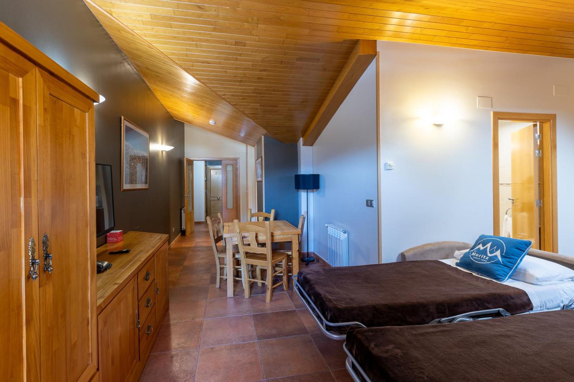 Apartaments Sant Moritz Arinsal Bagian luar foto