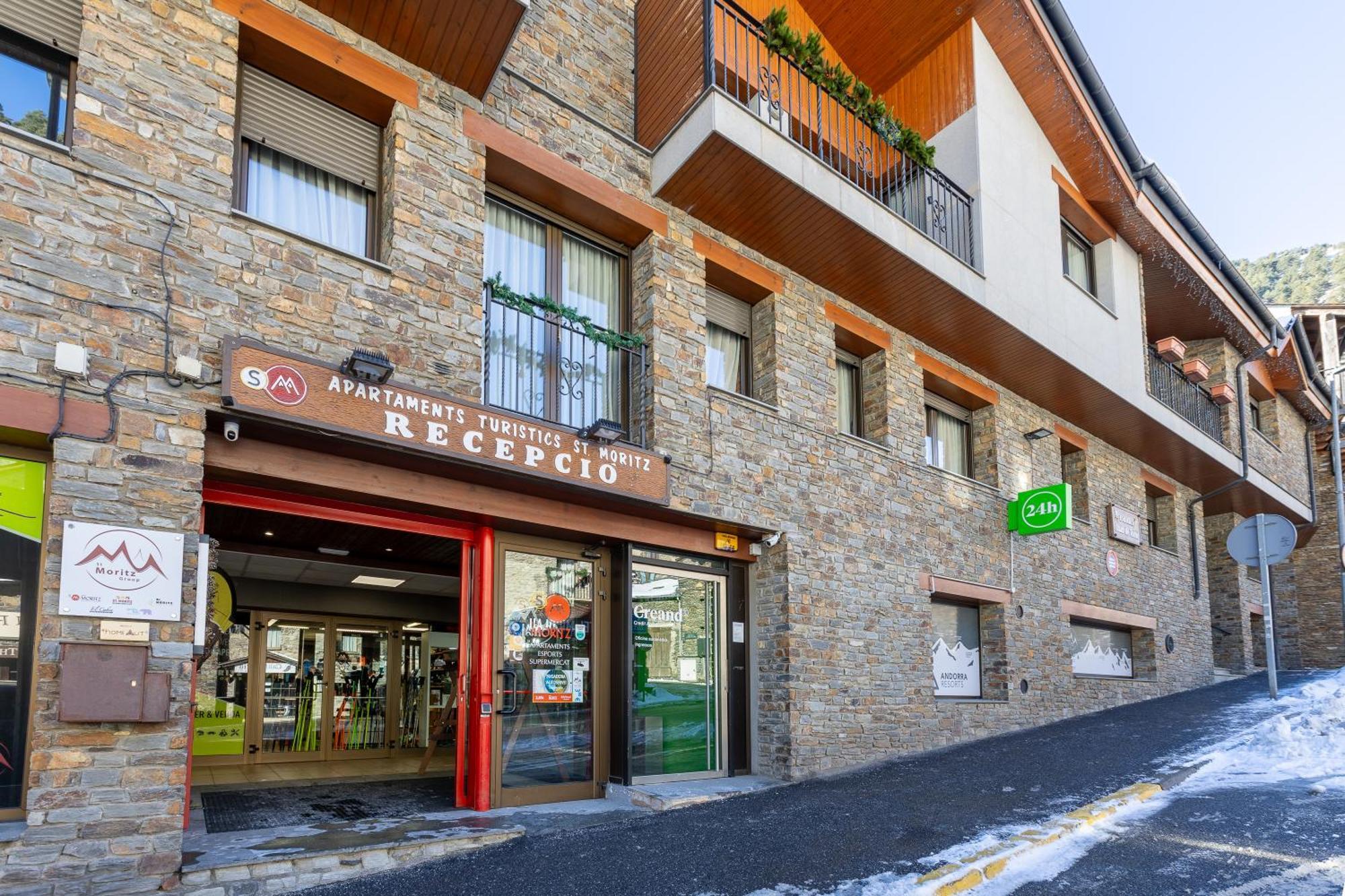 Apartaments Sant Moritz Arinsal Bagian luar foto