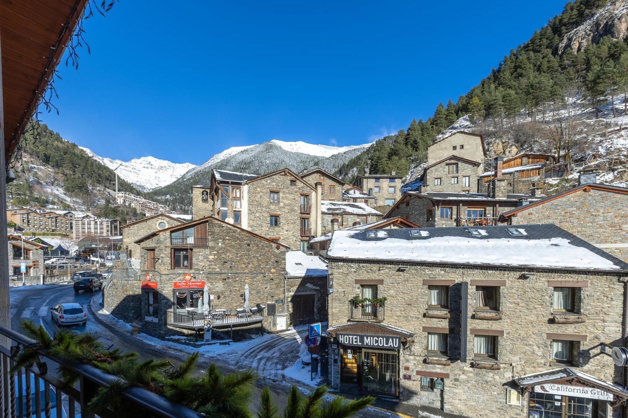 Apartaments Sant Moritz Arinsal Bagian luar foto
